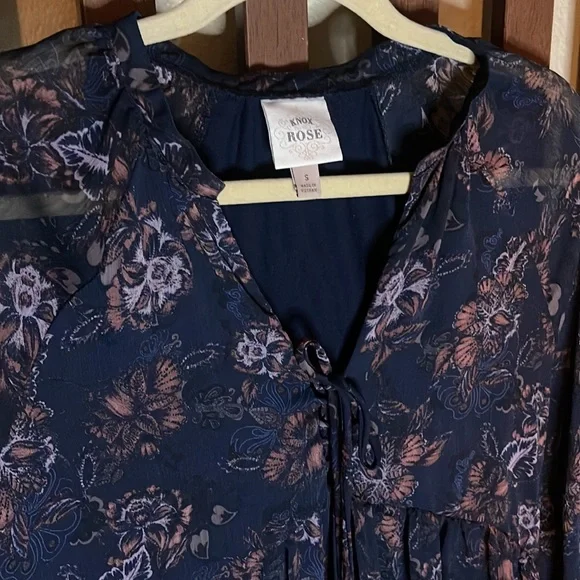 Knox Rose Boho Top - Picture 2 of 2